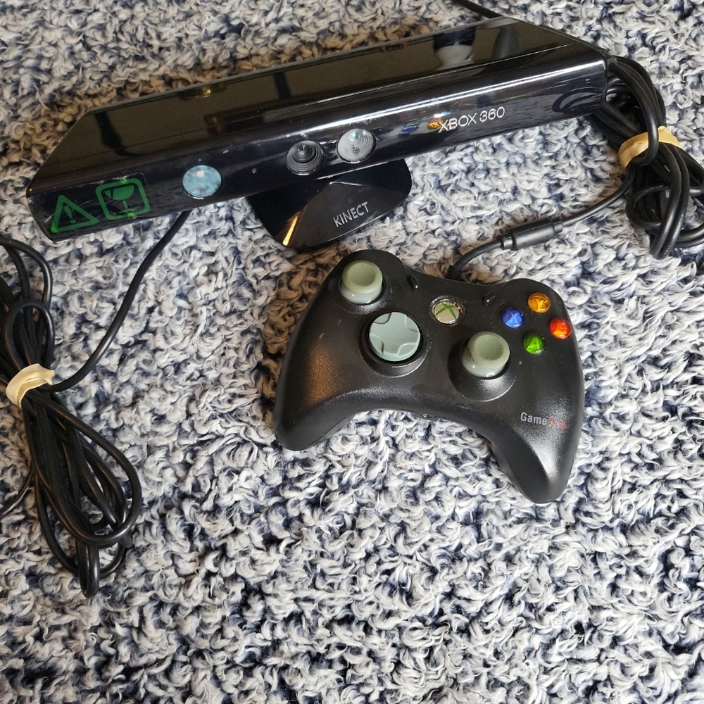 Xbox 360 Controller & Kinect Bundle - 2 Items - Picture 7 of 14